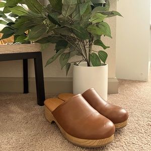 Universal Thread Clogs from Target
